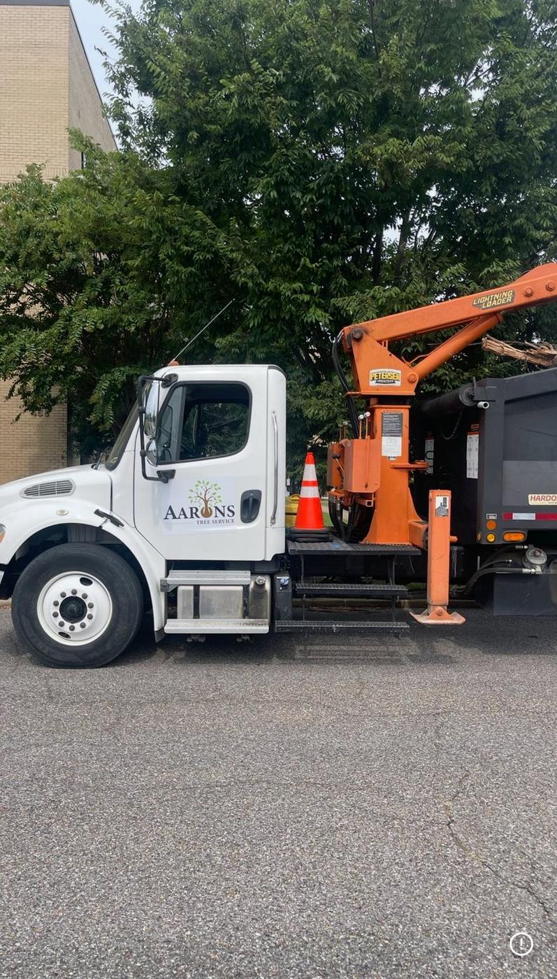 Aaron's Tree Service equipment fleet lineup