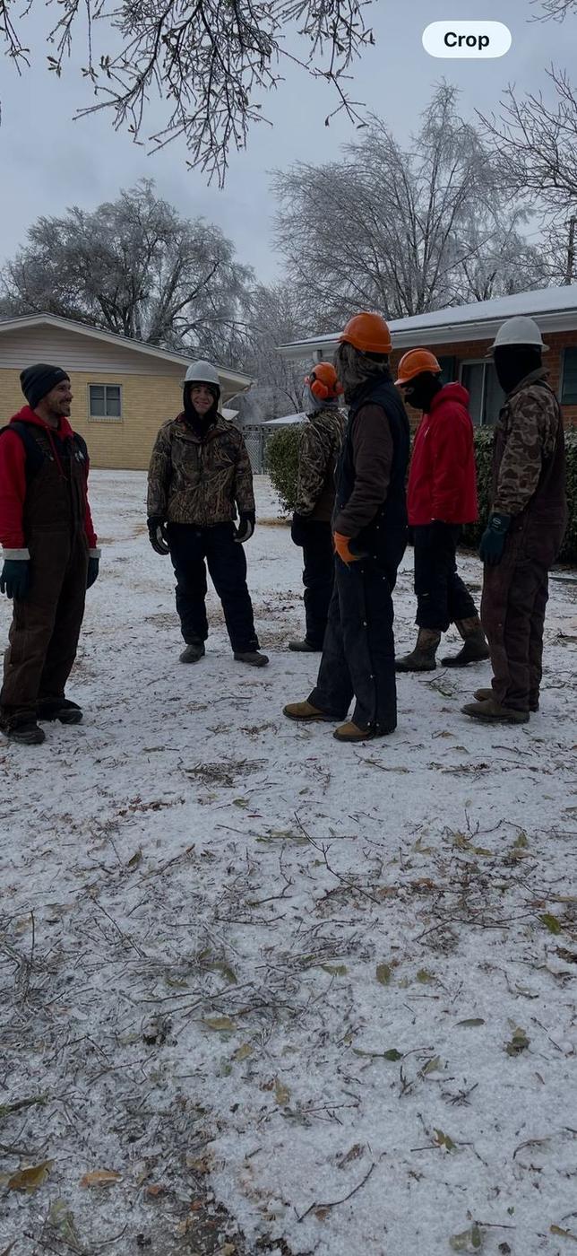 Aaron's Tree Service crew and equipment on a Mid-South job site